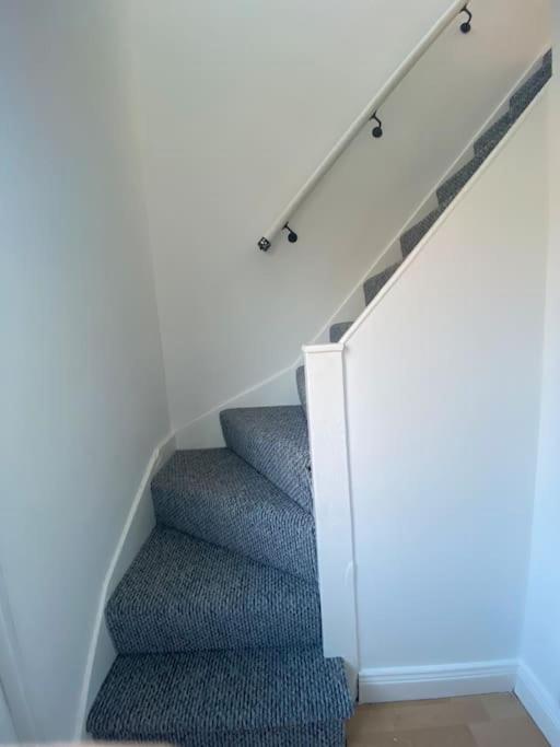 Modern Two Bed House Close To City Centre Белфаст Екстериор снимка