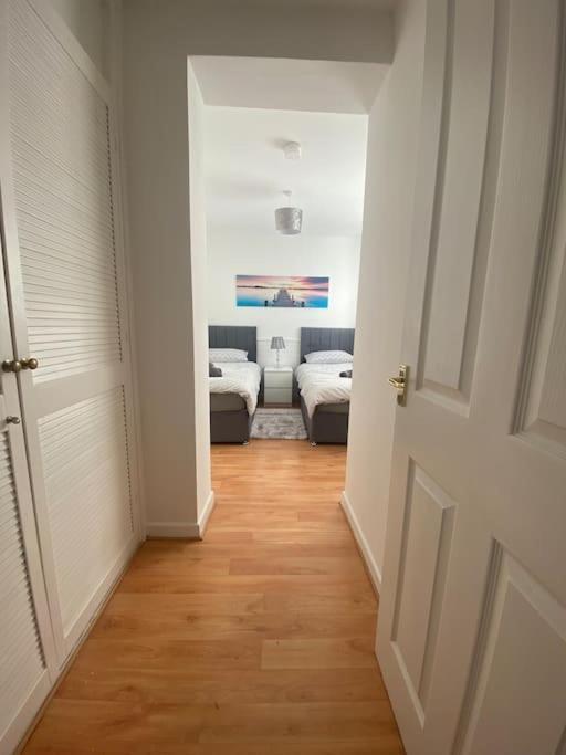 Modern Two Bed House Close To City Centre Белфаст Екстериор снимка